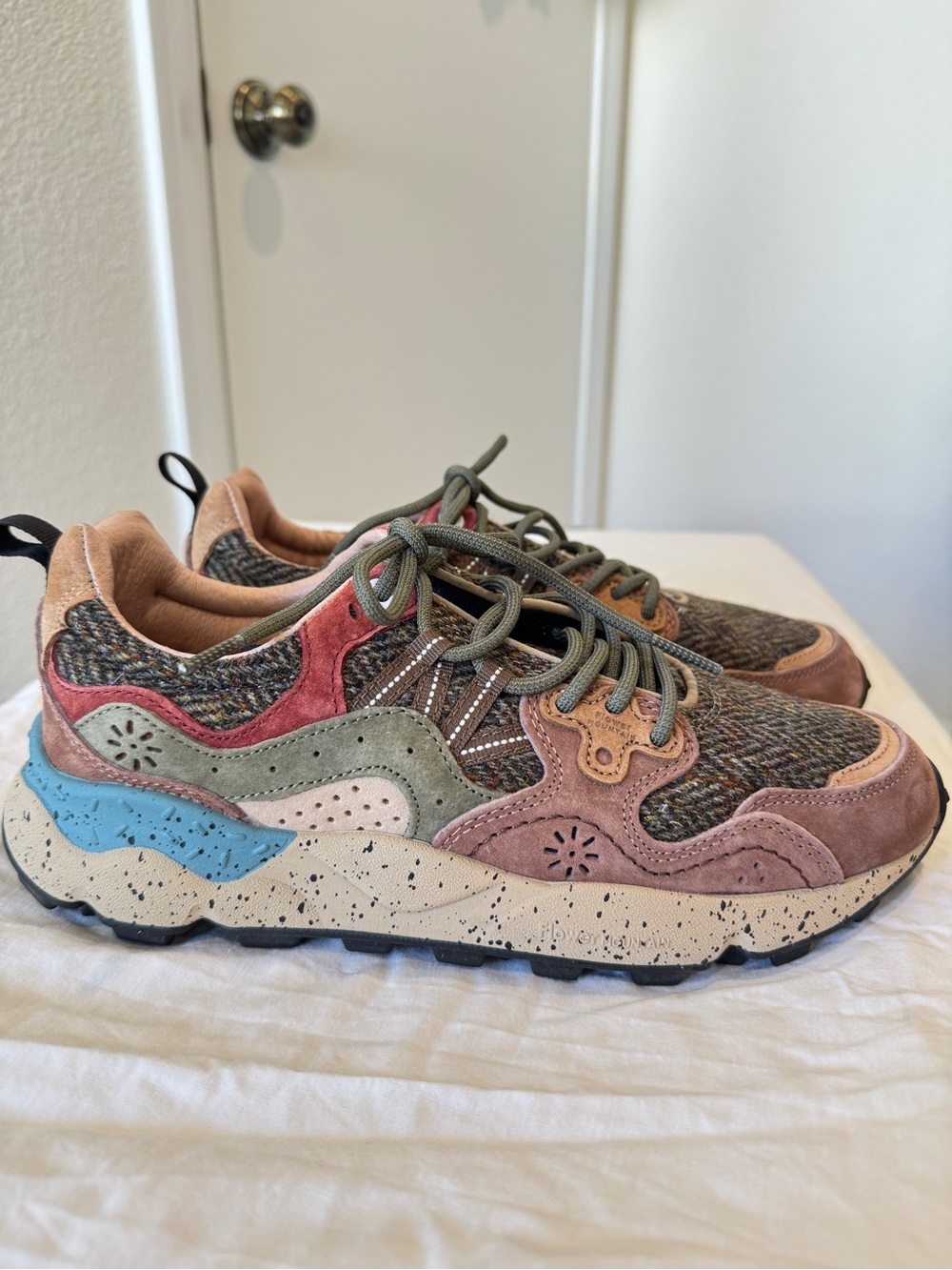 Flower Mountain Sneakers FM63737